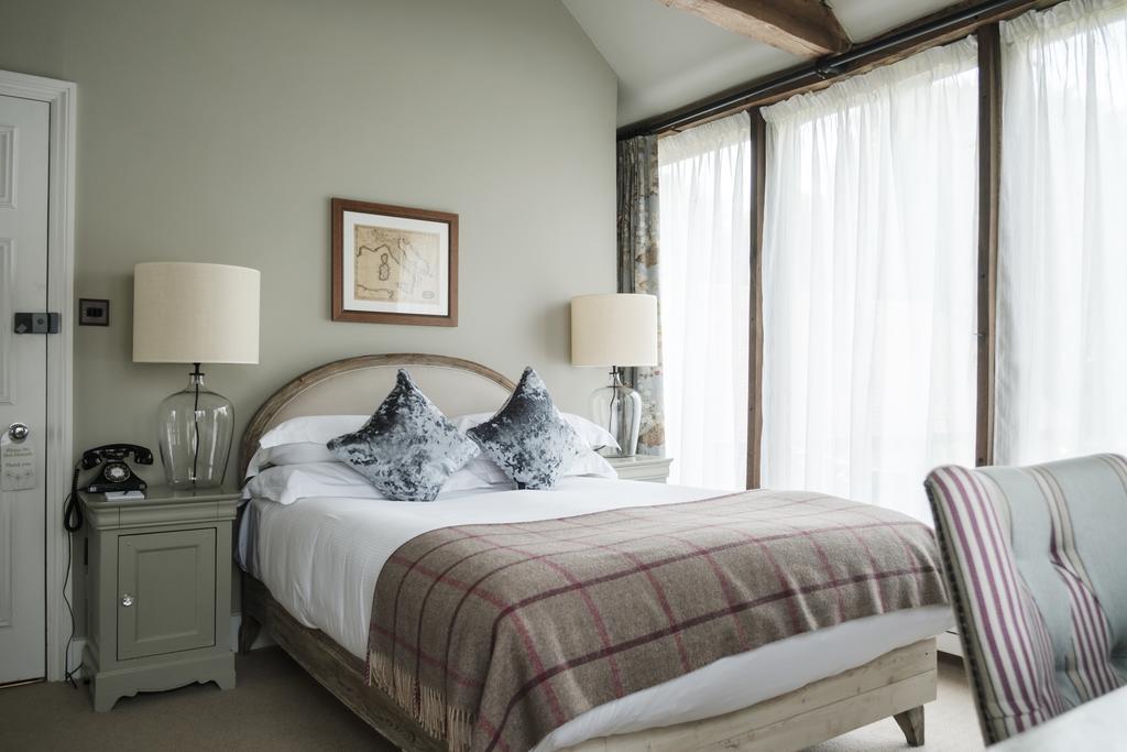 Hotel Hinds Head Aldermaston Zewnętrze zdjęcie